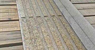 西藏黄金麻盲道石 盲条