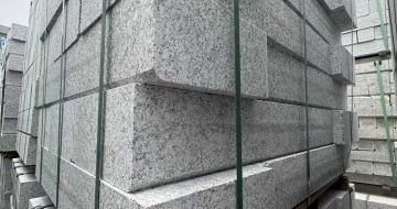 西藏芝麻白路牙石 马路牙子