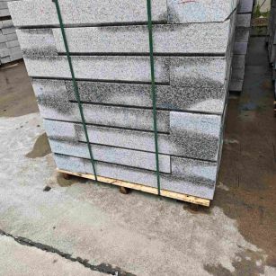 西藏芙蓉白路牙石，马路牙子