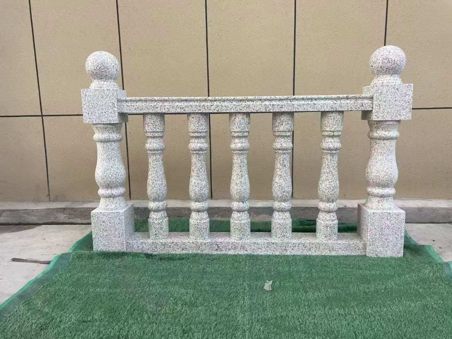 西藏芝麻白阳台栏杆 花岗岩栏杆