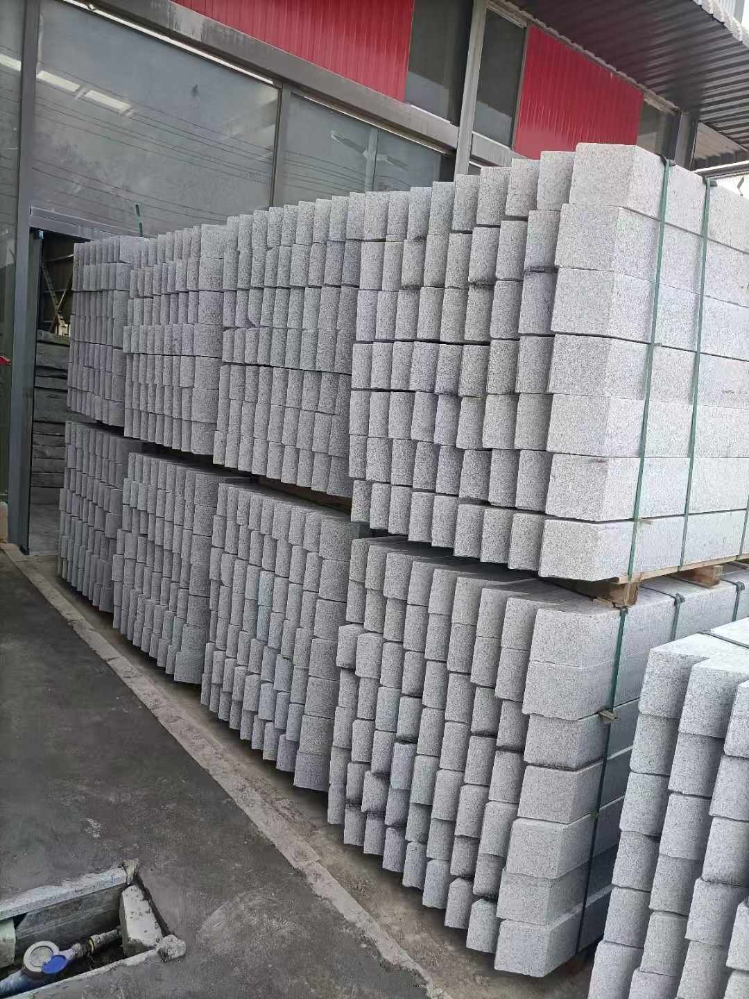 西藏芝麻白树围石 树池