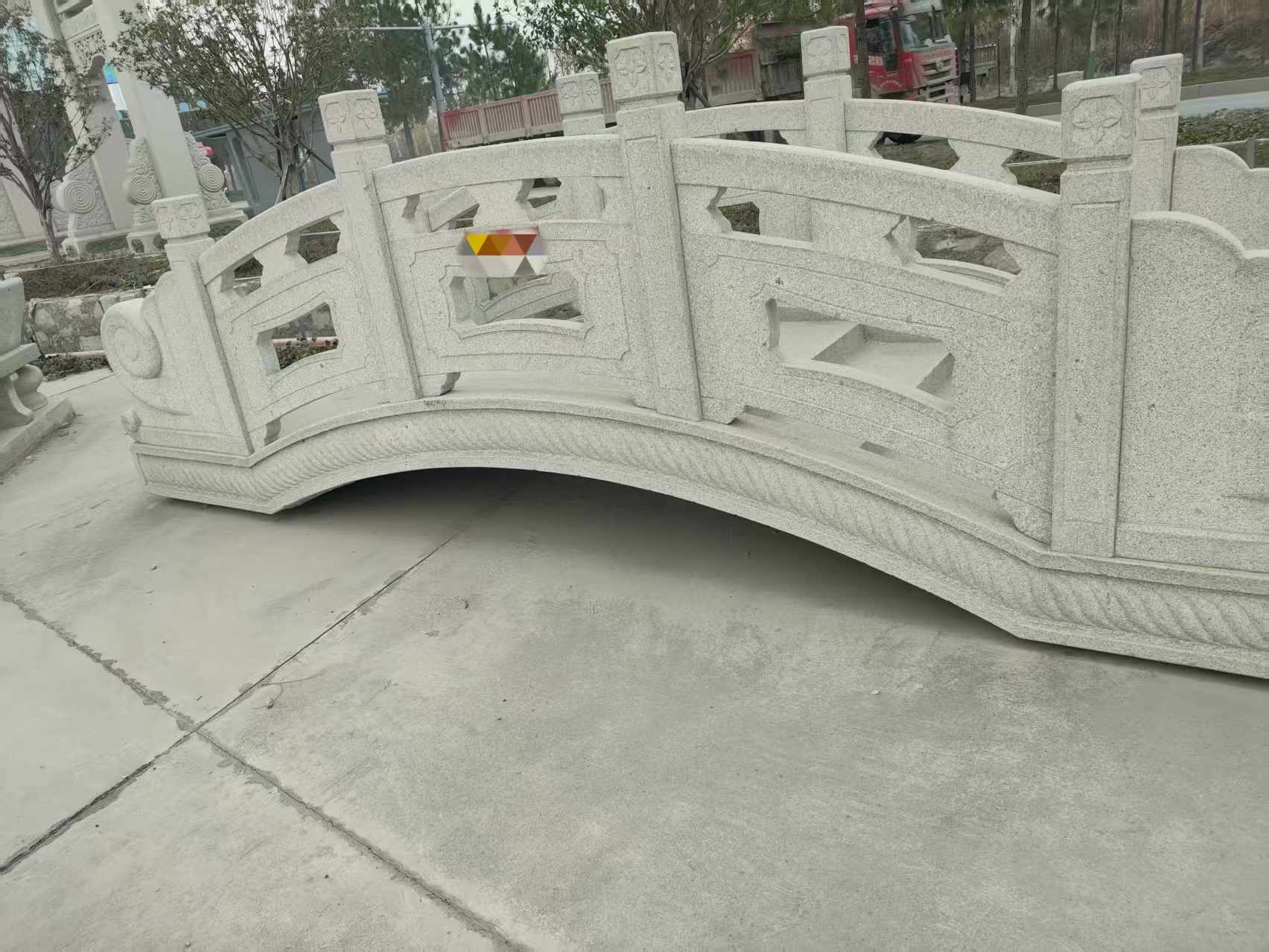 西藏芝麻白拱桥，石桥