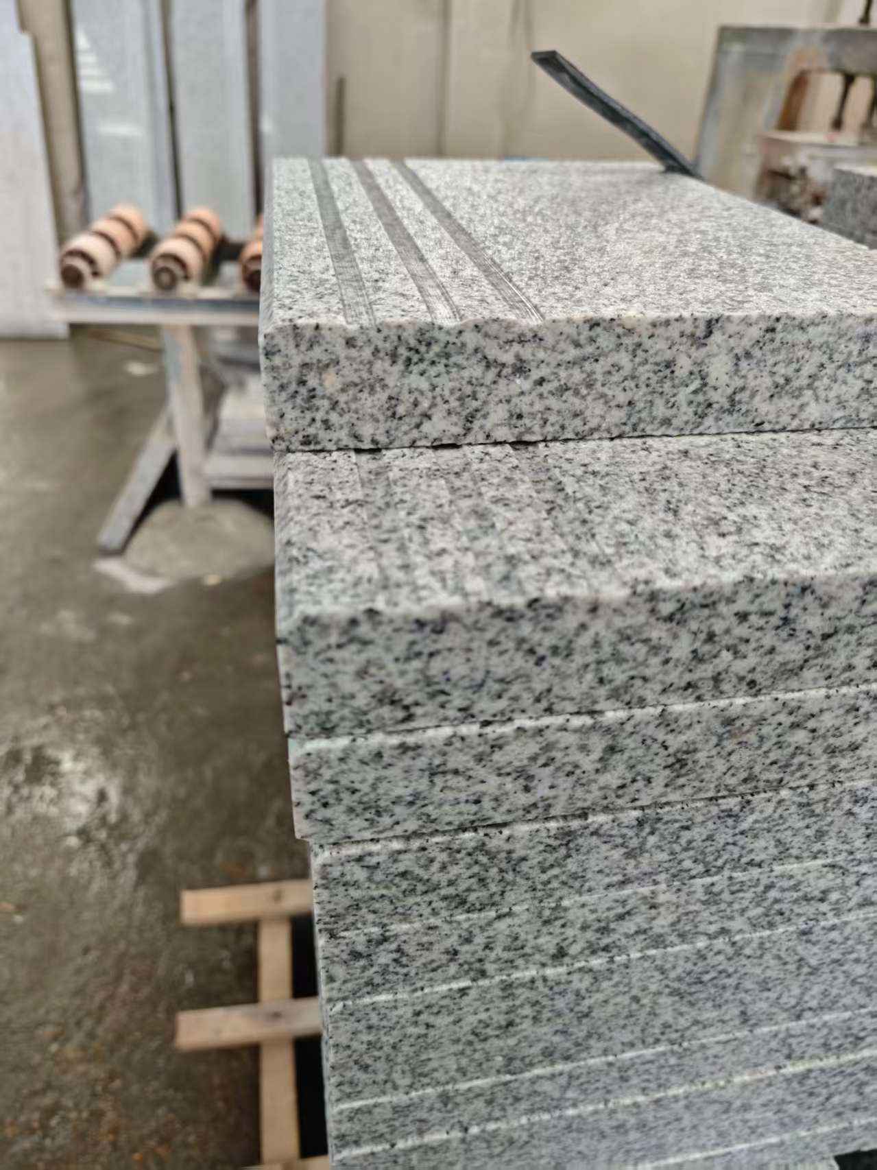 西藏芝麻白楼梯踏步